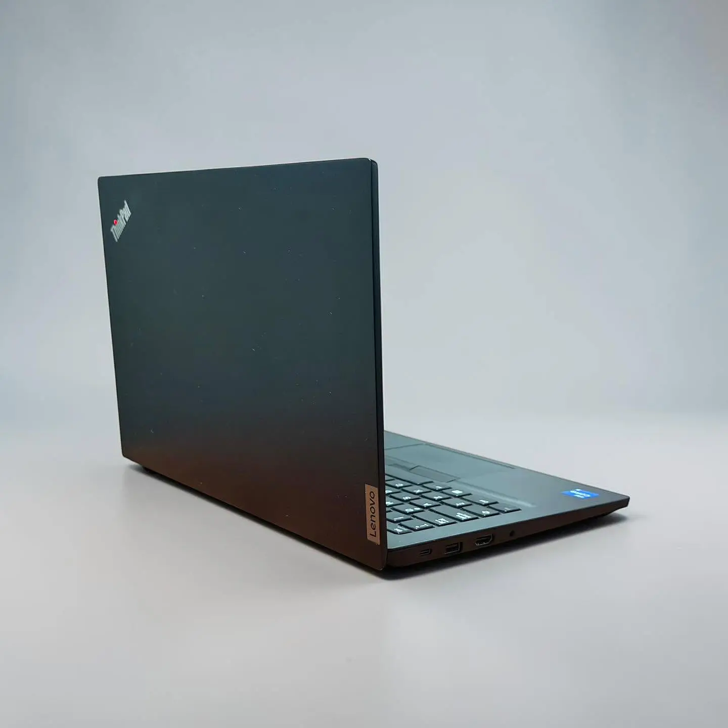 Thinkpad E14 Gen 2 / i5-1135G7 / 512GB SSD / Pantalla 14 FHD / 8GB RAM 5