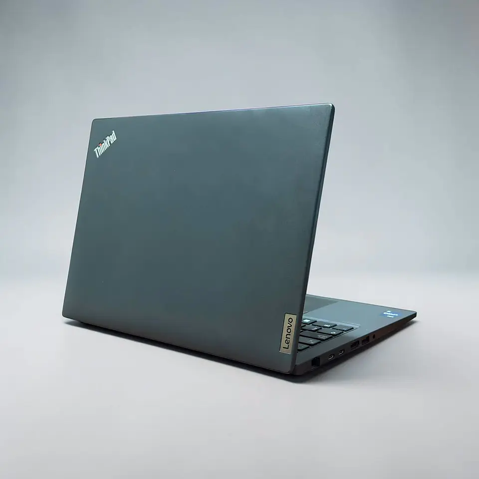 Lenovo Thinkpad T14 Gen 3 / i7-1265U / 16GB RAM / 512GB SSD / Pantalla 14 FHD IPS 2
