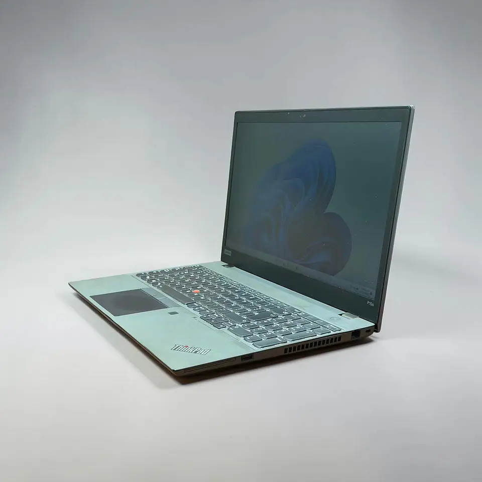 Lenovo Thinkpad P15s Gen 2 / i7-1165G7 / Nvidia Quadro T500 / 16GB RAM / 512GB SSD / Pantalla 15,6 FHD 8