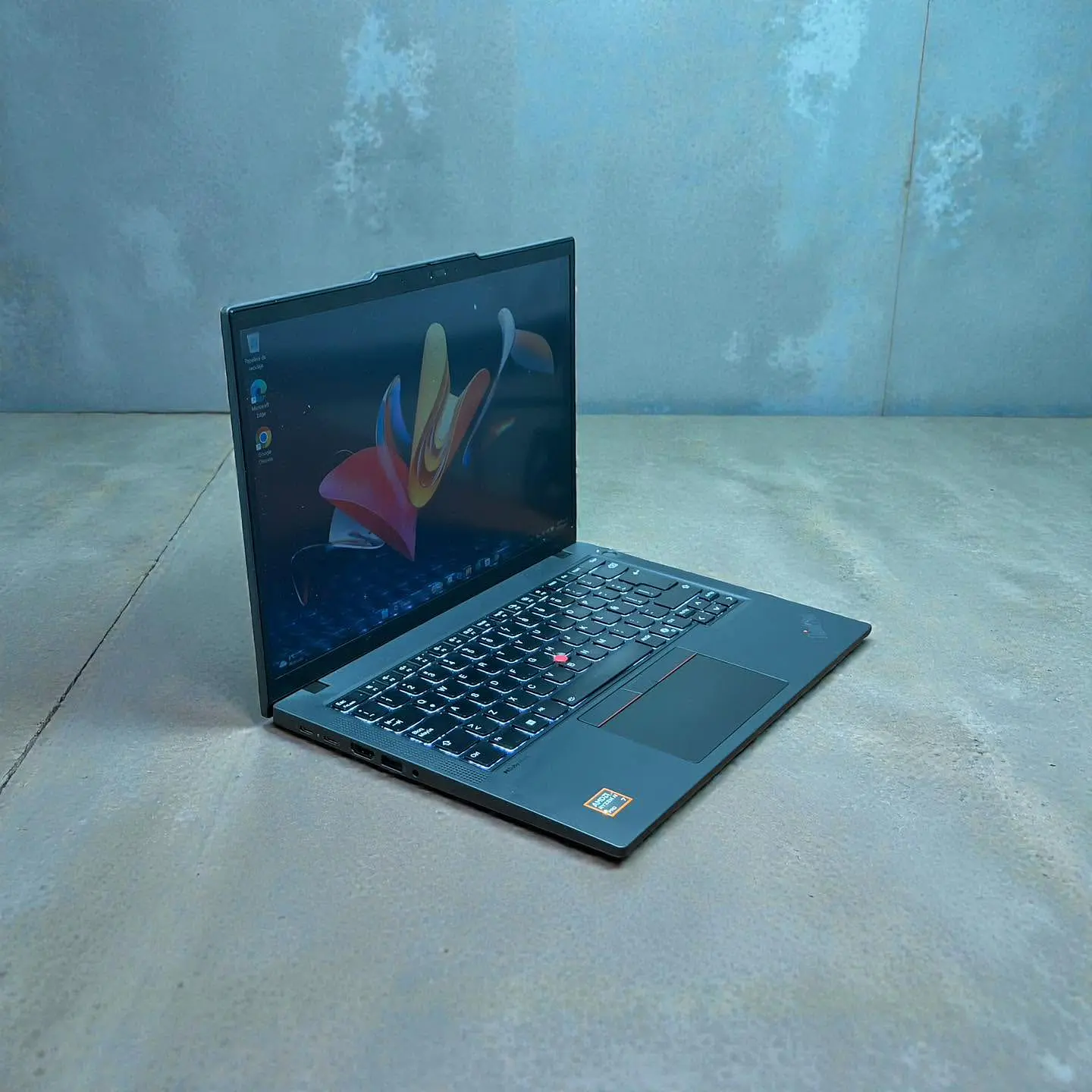 Lenovo Thinkpad T14 Gen 6 / AMD Ryzen 7 AI PRO 350 / 32GB RAM / 512GB SSD / Pantalla 14 FHD Tactil 1