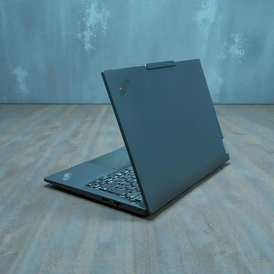 Lenovo Thinkpad T14 Gen 6 / AMD Ryzen 7 AI PRO 350 / 32GB RAM / 512GB SSD / Pantalla 14 FHD Tactil 6