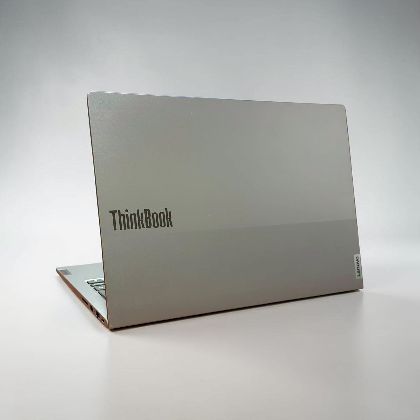 Notebook Lenovo ThinkBook 14 G8 IRL Core 5 210H | 16GB RAM | 512GB SSD [21SG009HCL] - Excelente Estado