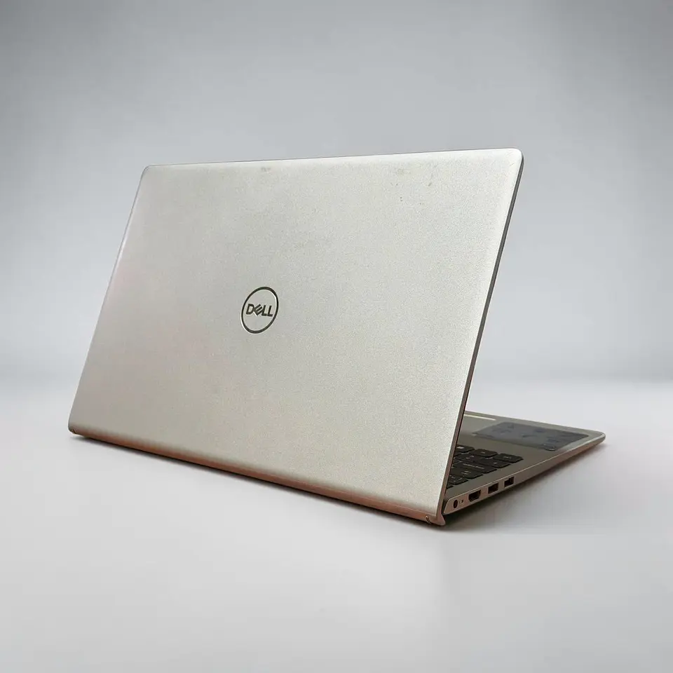 Dell Inspiron 15 3520 / i5-1135G7 / 8GB RAM / 512GB SSD / Pantalla 15,6 Full HD 120hz 2