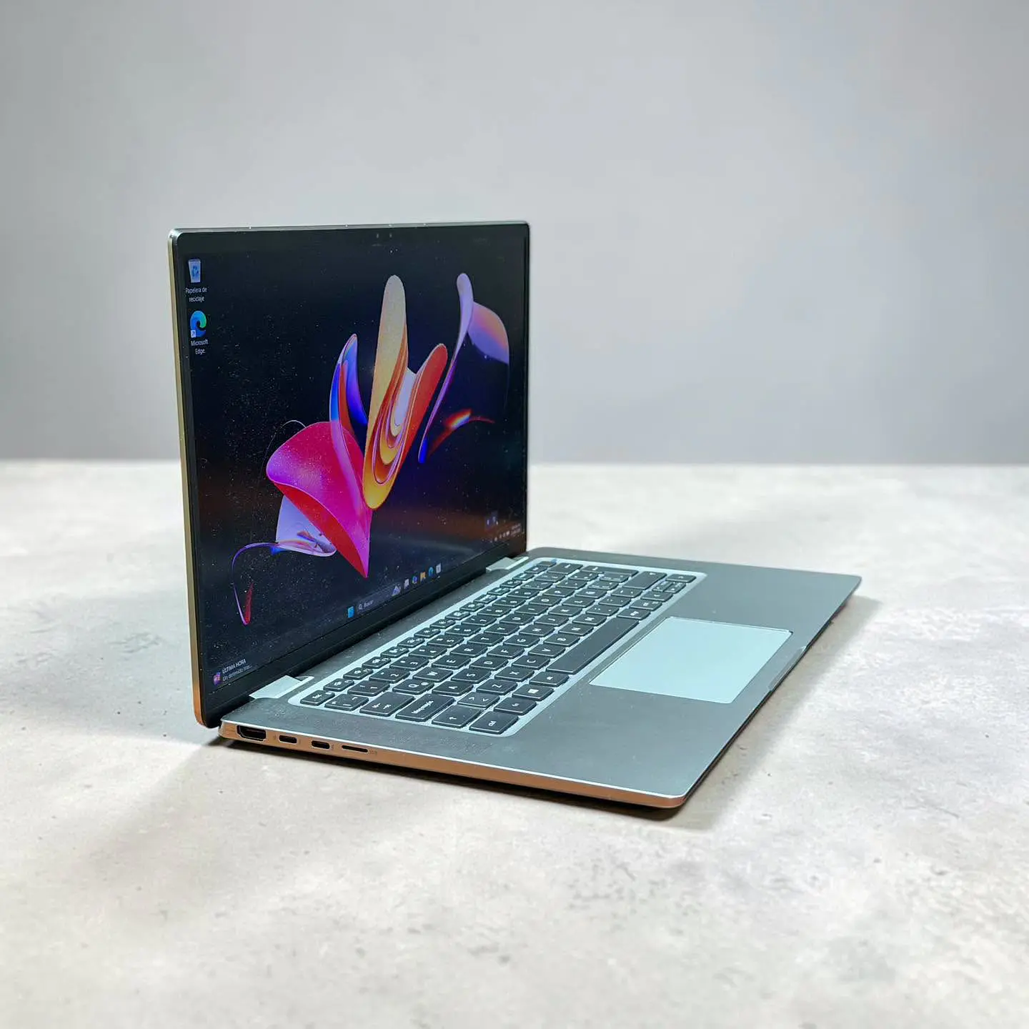 Dell latitude 9520 / i7-1185G7 / 16GB RAM / 512GB SSD / Pantalla 15 FHD 1