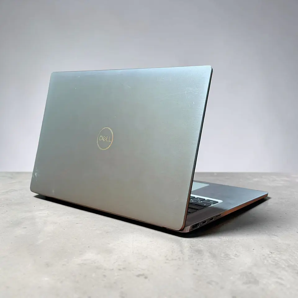 Dell latitude 9520 / i7-1185G7 / 16GB RAM / 512GB SSD / Pantalla 15 FHD 6