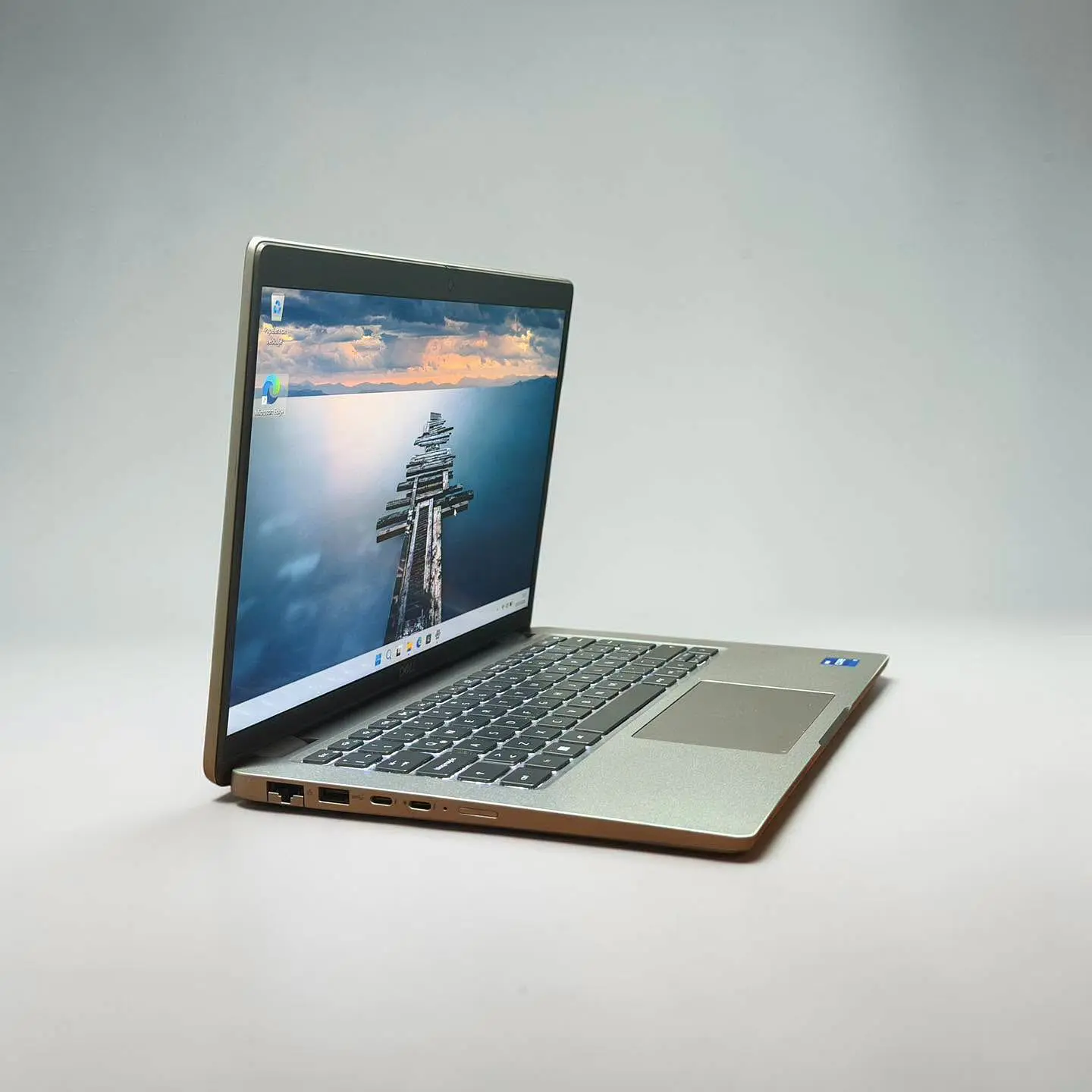 Dell latitude 5440 / i7-1355U / 16GB RAM / 512GB SSD / Pantalla 14 FHD 4