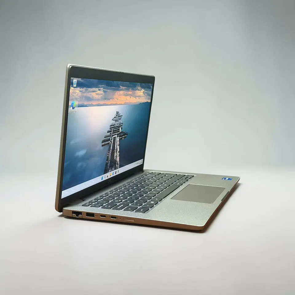 Dell latitude 5440 / i7-1355U / 16GB RAM / 512GB SSD / Pantalla 14 FHD 4