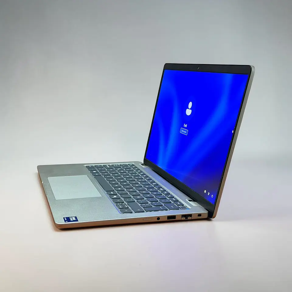 Dell Pro 14 Plus / Ultra 5 235U / 16GB RAM / 512GB SSD / Pantalla 14 FHD 4