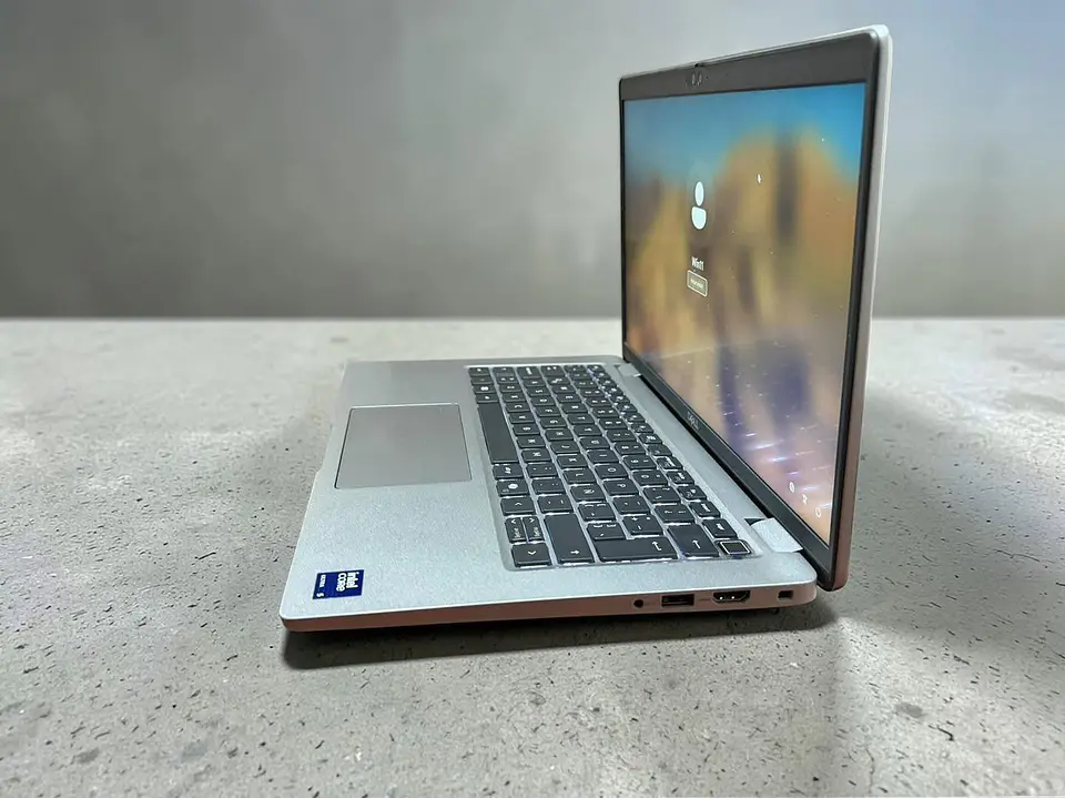Dell latitude 5450 / Ultra 5 125U / 32GB RAM / 512GB SSD / Pantalla 14 FHD 7