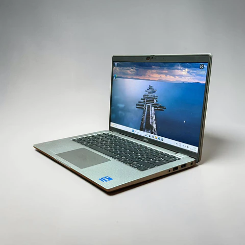 Dell latitude 5440 / i5-1335U / 16GB RAM / 256GB SSD / Pantalla 14 FHD 