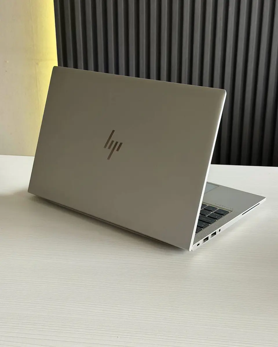 HP Elitebook 840 G8 / i7-1165G7 / 32GB RAM / 256GB SSD / Pantalla 14 FHD (Touch) 2
