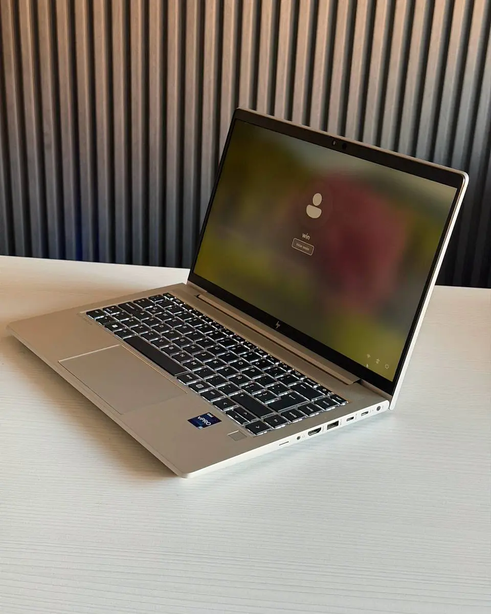 HP Elitebook 640 G10 / i5-1335U / 16GB RAM / 512GB SSD / Pantalla 14 FHD 4