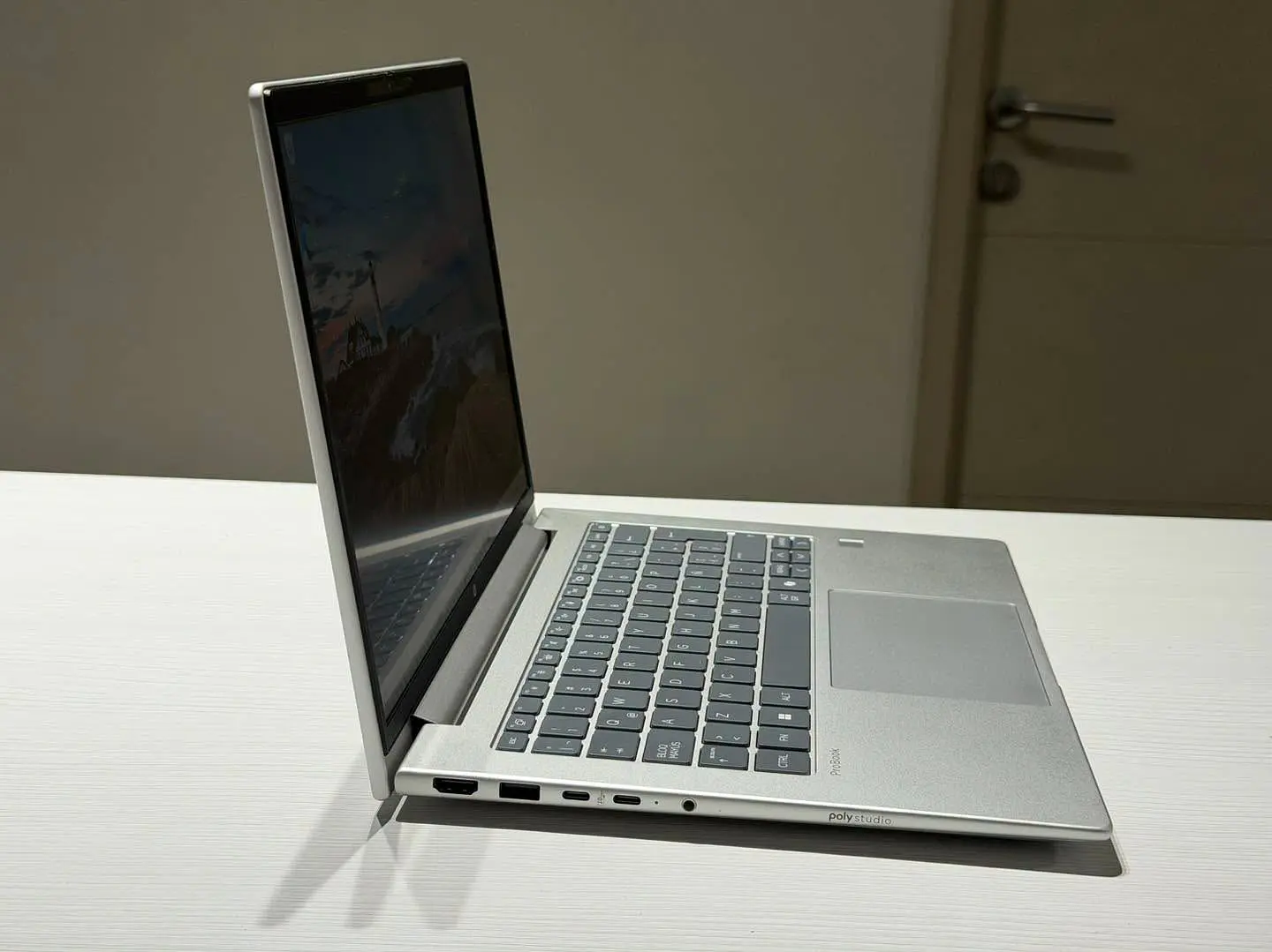 HP Probook 4 G1aH / Ryzen 5 220 / 16GB RAM / 1TB SSD / Pantalla 14 FHD  2