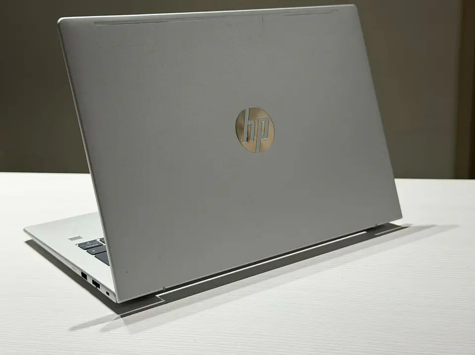 HP Probook 4 G1aH / Ryzen 5 220 / 16GB RAM / 1TB SSD / Pantalla 14 FHD  3