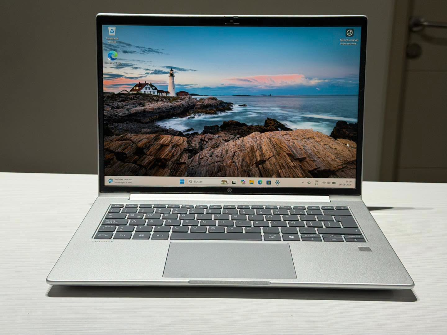 Notebook HP ProBook 4 G1a de 14" AI PC AMD Ryzen 7 250, Radeon 780M, 16GB RAM, 1TB SSD, W11Pro