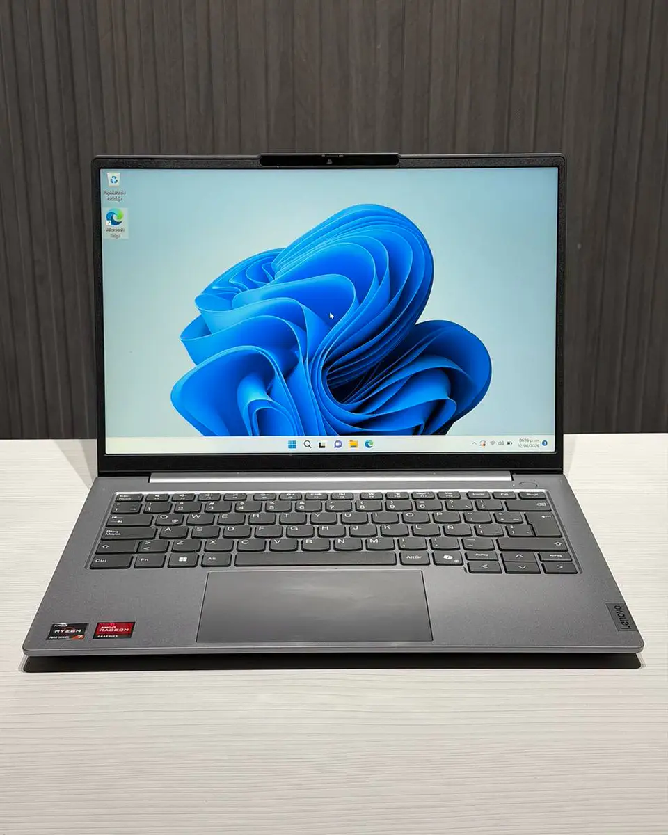 Lenovo Thinkbook 14 G7 / Ryzen 7 7735HS / 16GB RAM / 512GB SSD / Pantalla 14 FHD  7