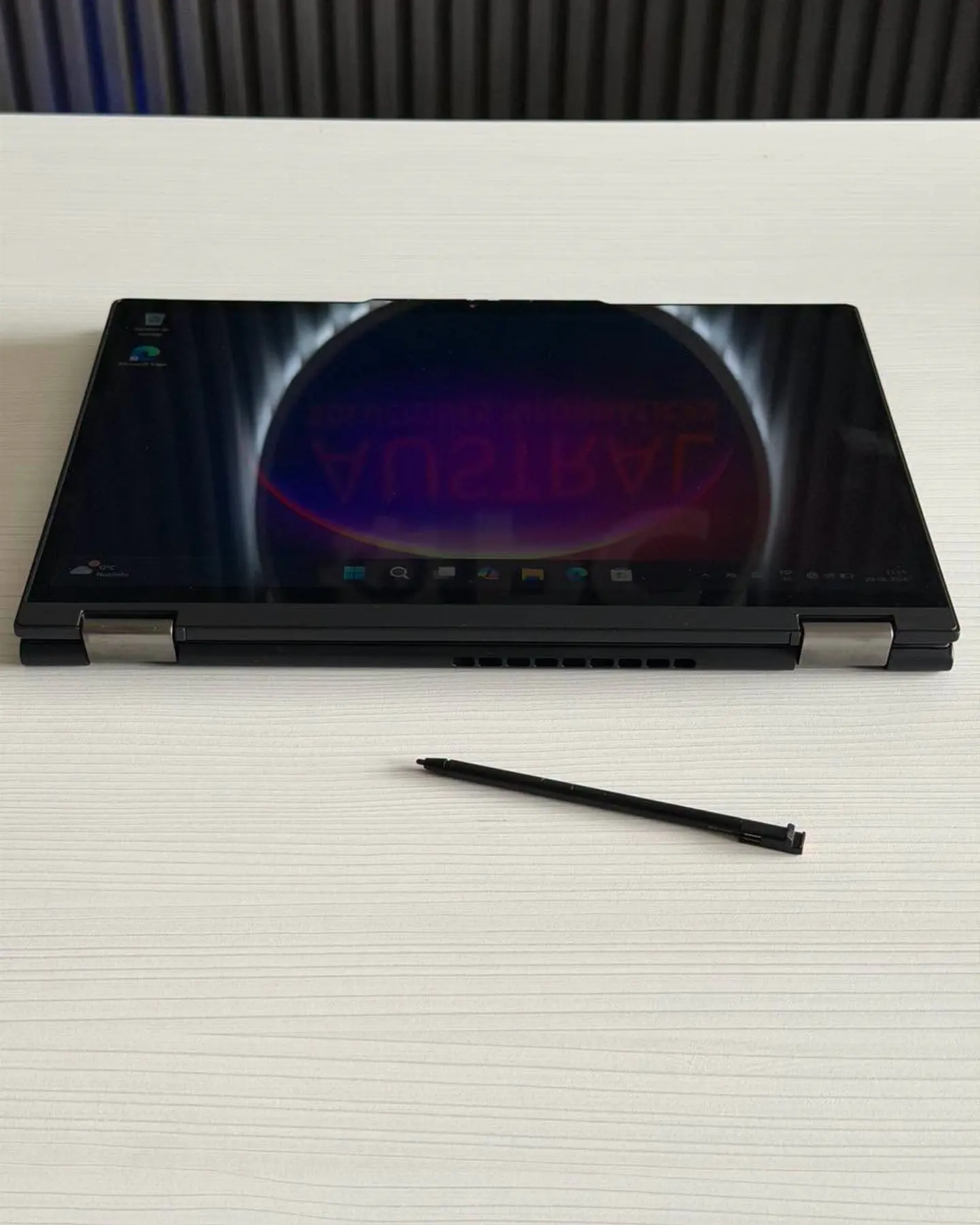 Lenovo Thinkpad X13 Gen 5 2 en 1 / Ultra 5 125U / 32GB RAM / 512GB SSD / Pantalla 13,3 FHD Tactil 9
