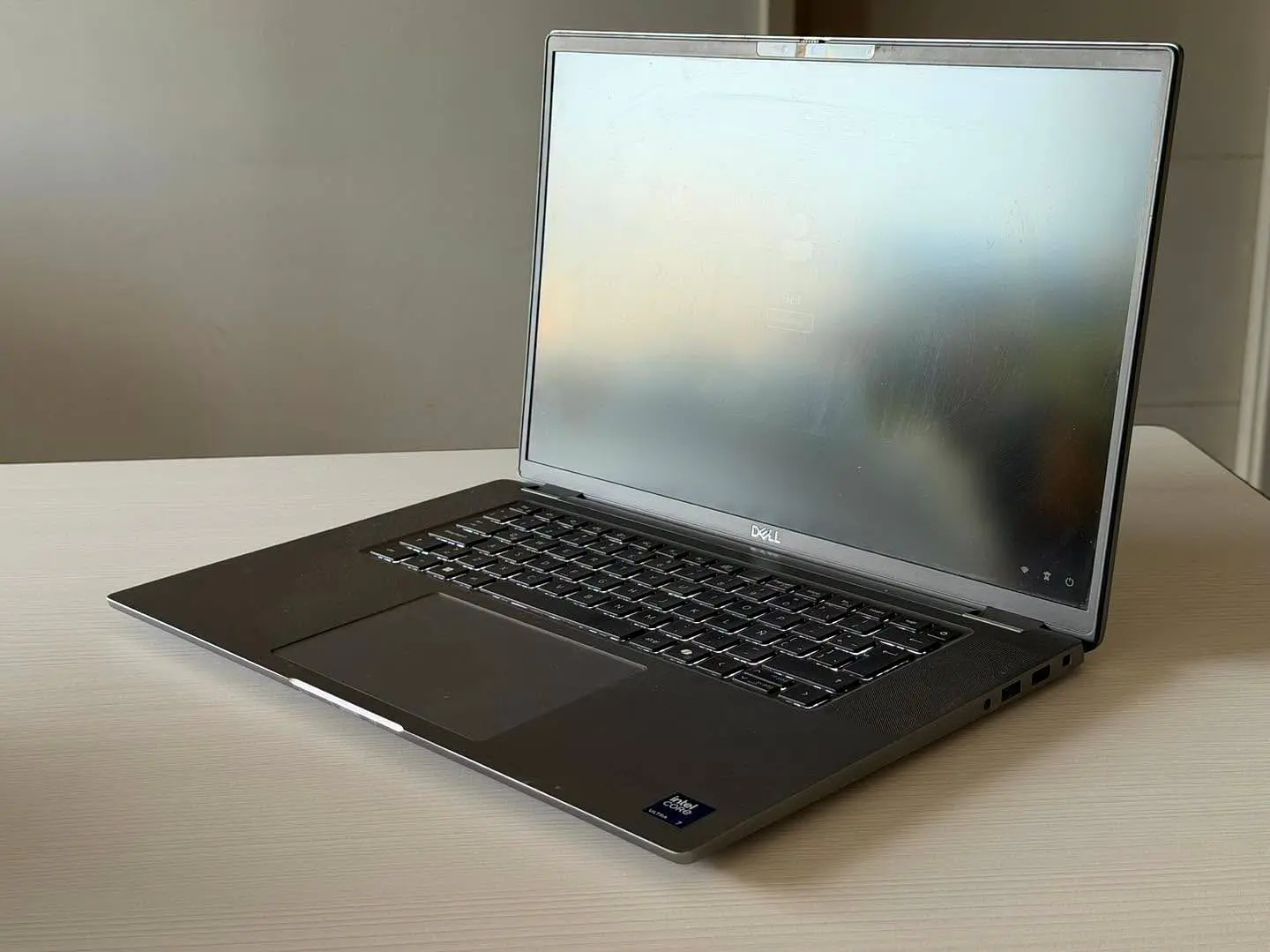 Dell latitude 7650 / Ultra 7 155U / 16GB RAM / 512GB SSD / Pantalla 16,1 FHD 4