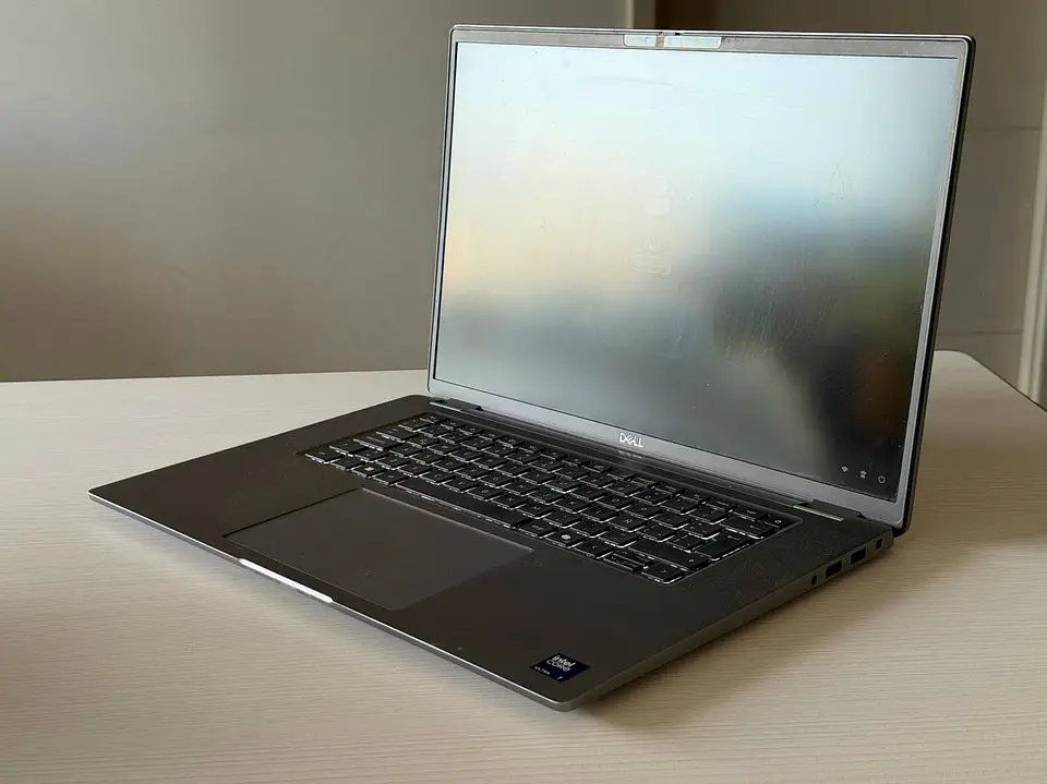 Dell latitude 7650 / Ultra 7 155U / 16GB RAM / 512GB SSD / Pantalla 16,1 FHD 4