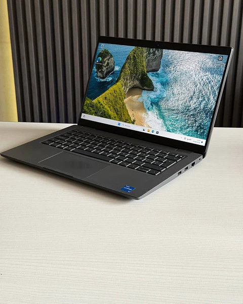 Dell latitude 3440 / i5-1335U / 16GB RAM / 256GB SSD / Pantalla 14 FHD