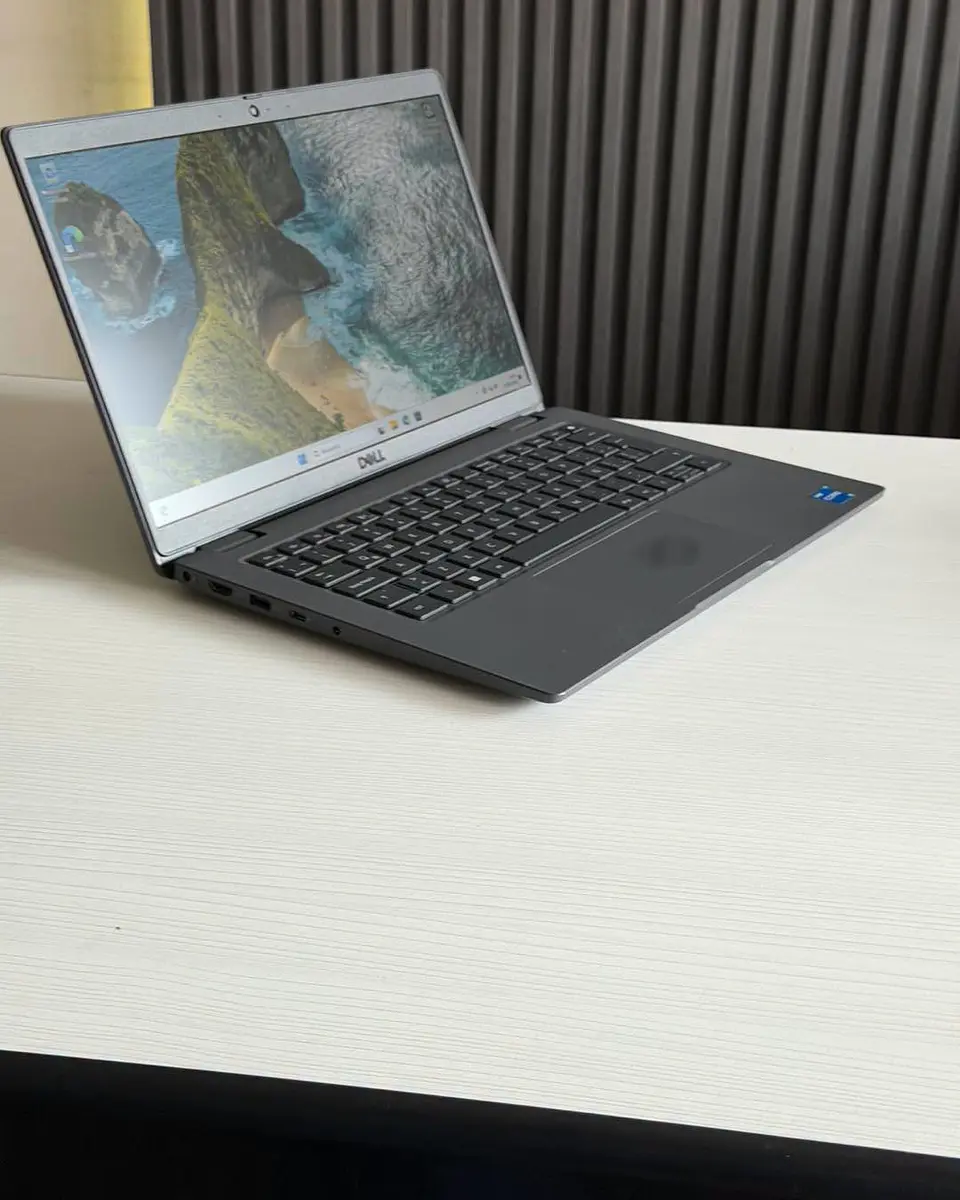 Dell latitude 3440 / i5-1335U / 16GB RAM / 256GB SSD / Pantalla 14 FHD 2