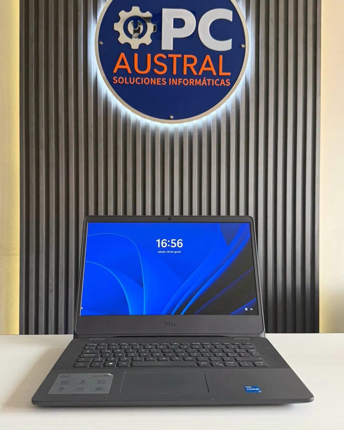 Dell Vostro 14 3000 / i5-1135G7 / 16GB RAM / 256GB SSD / Pantalla 14 HD 2