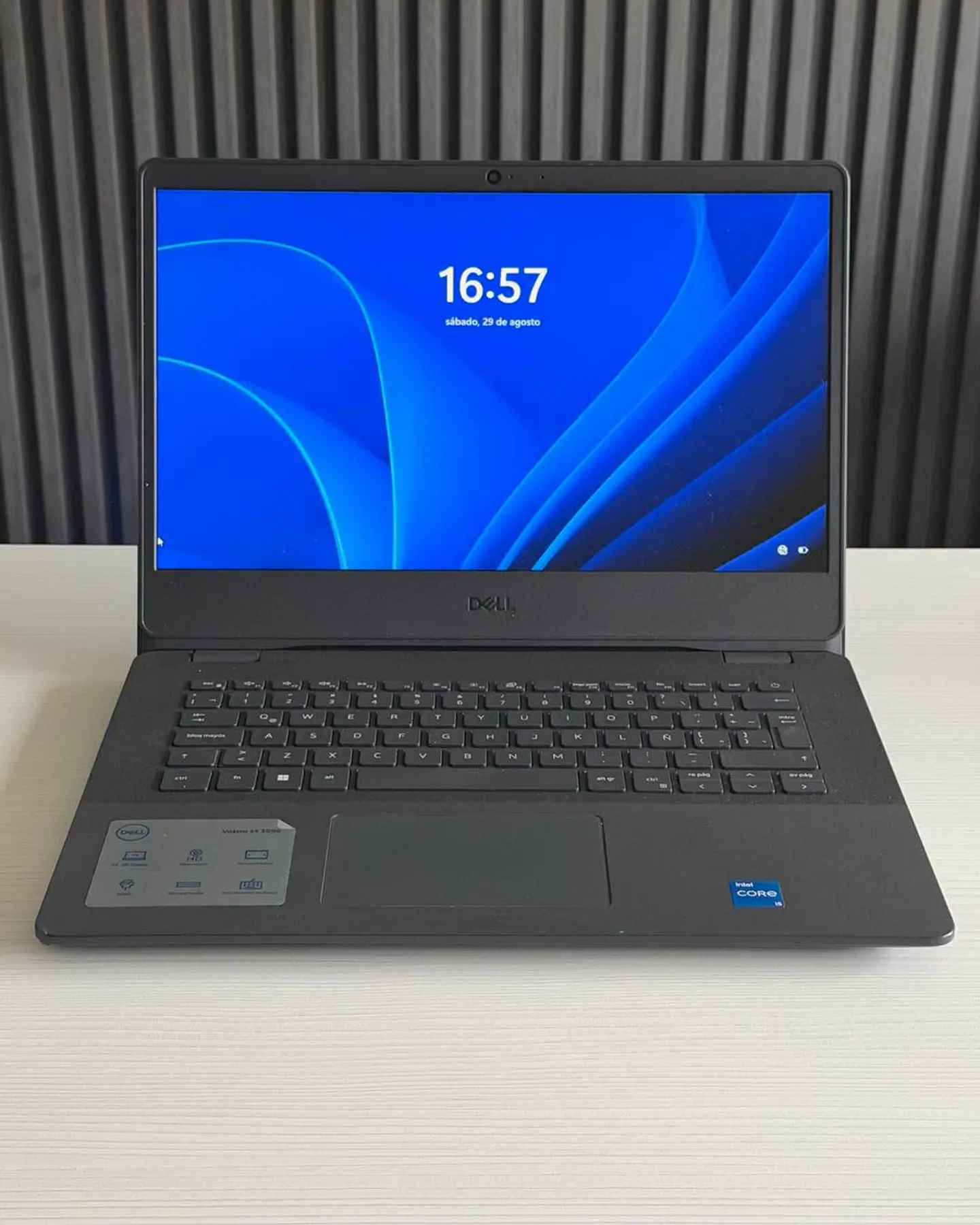 Dell Vostro 14 3000 / i5-1135G7 / 16GB RAM / 256GB SSD / Pantalla 14 HD 5