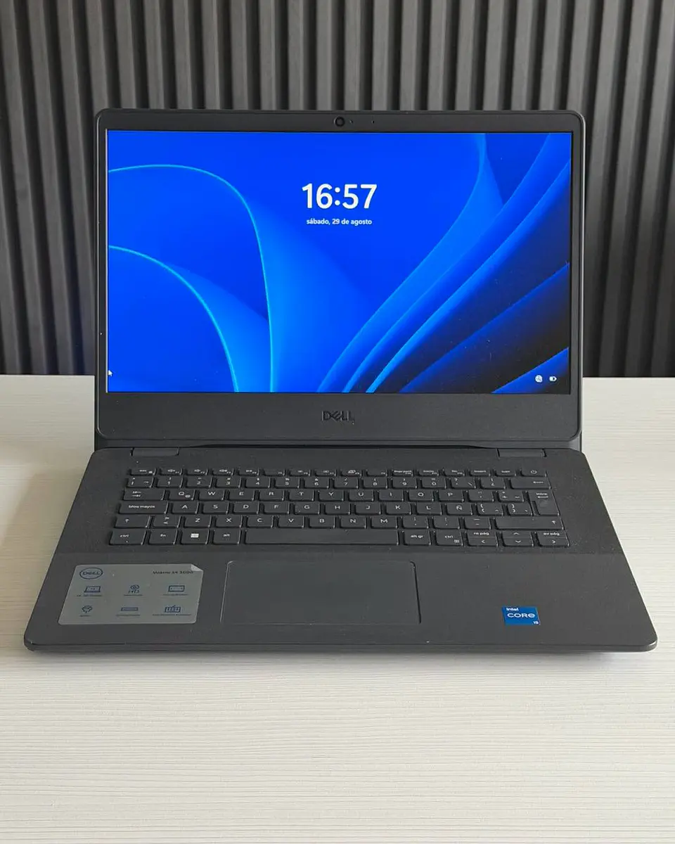 Dell Vostro 14 3000 / i5-1135G7 / 16GB RAM / 256GB SSD / Pantalla 14 HD 5