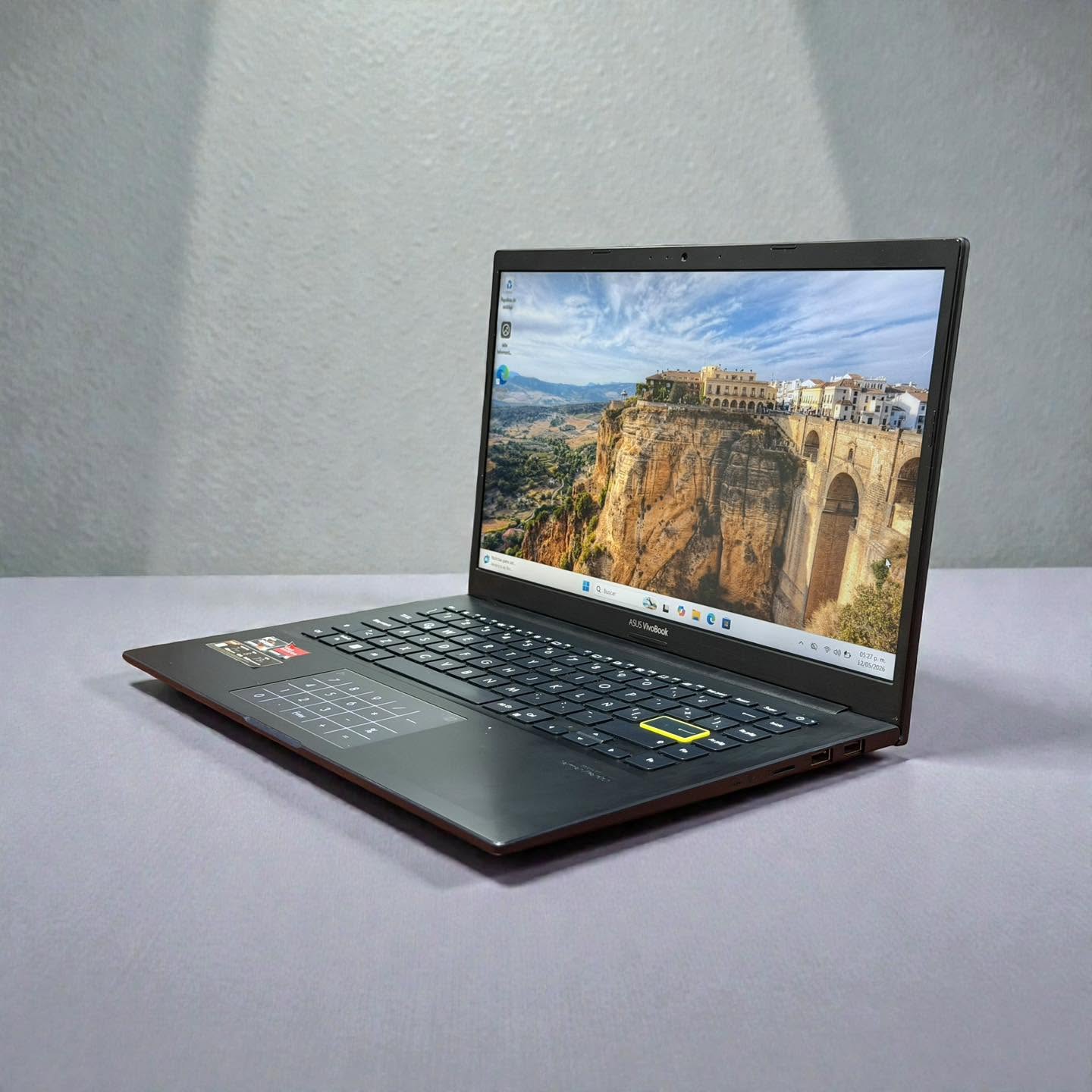Notebook ASUS VivoBook AMD Ryzen 7 8GB RAM SSD 512GB