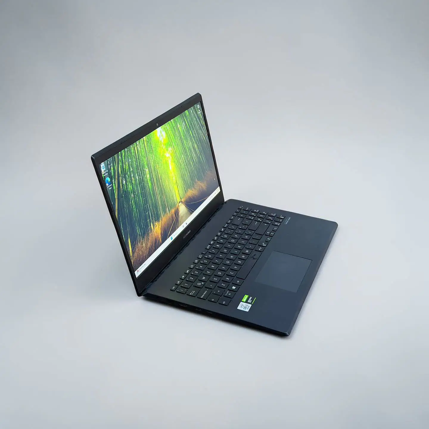 Asus X571 / i5-10300H / 12GB RAM / 512GB SSD / Pantalla 15,6 FHD / GTX 1650 (4GB) 6