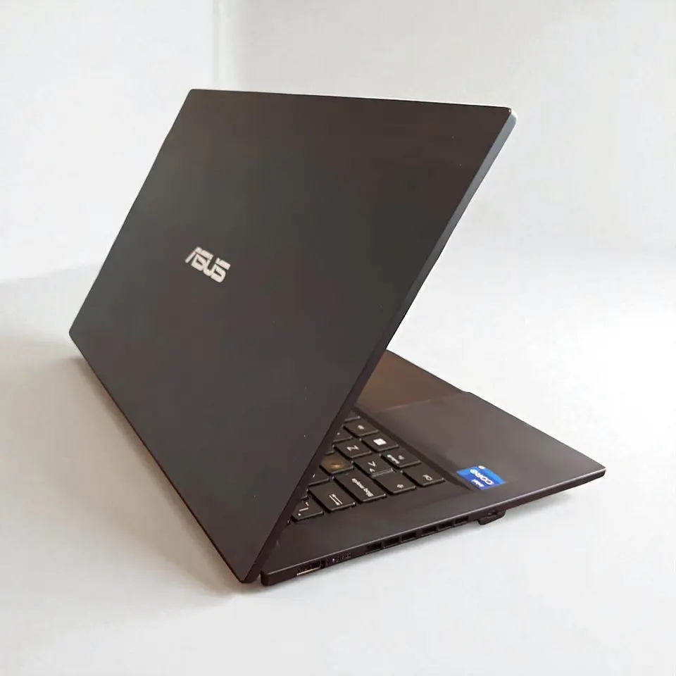 Asus Xpertbook B1402 / i7-1255U / 8GB RAM / 512GB SSD / Pantalla 14 HD 5