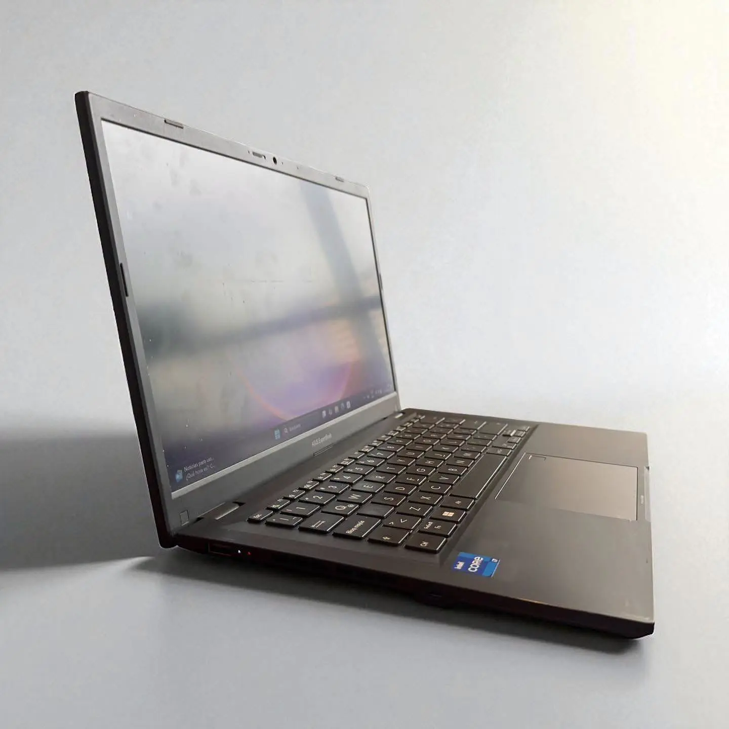 Asus Xpertbook B1402 / i7-1255U / 8GB RAM / 512GB SSD / Pantalla 14 HD 6