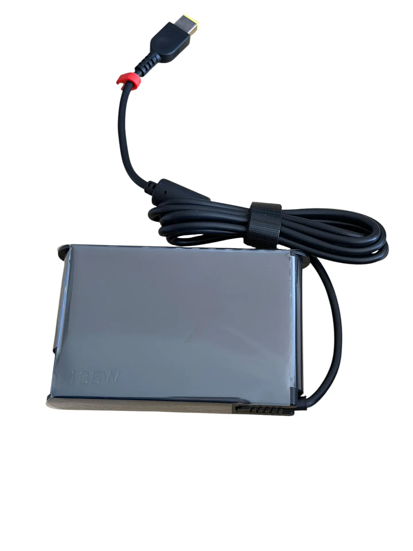 Cargador Lenovo 135w punta cuadrada 1