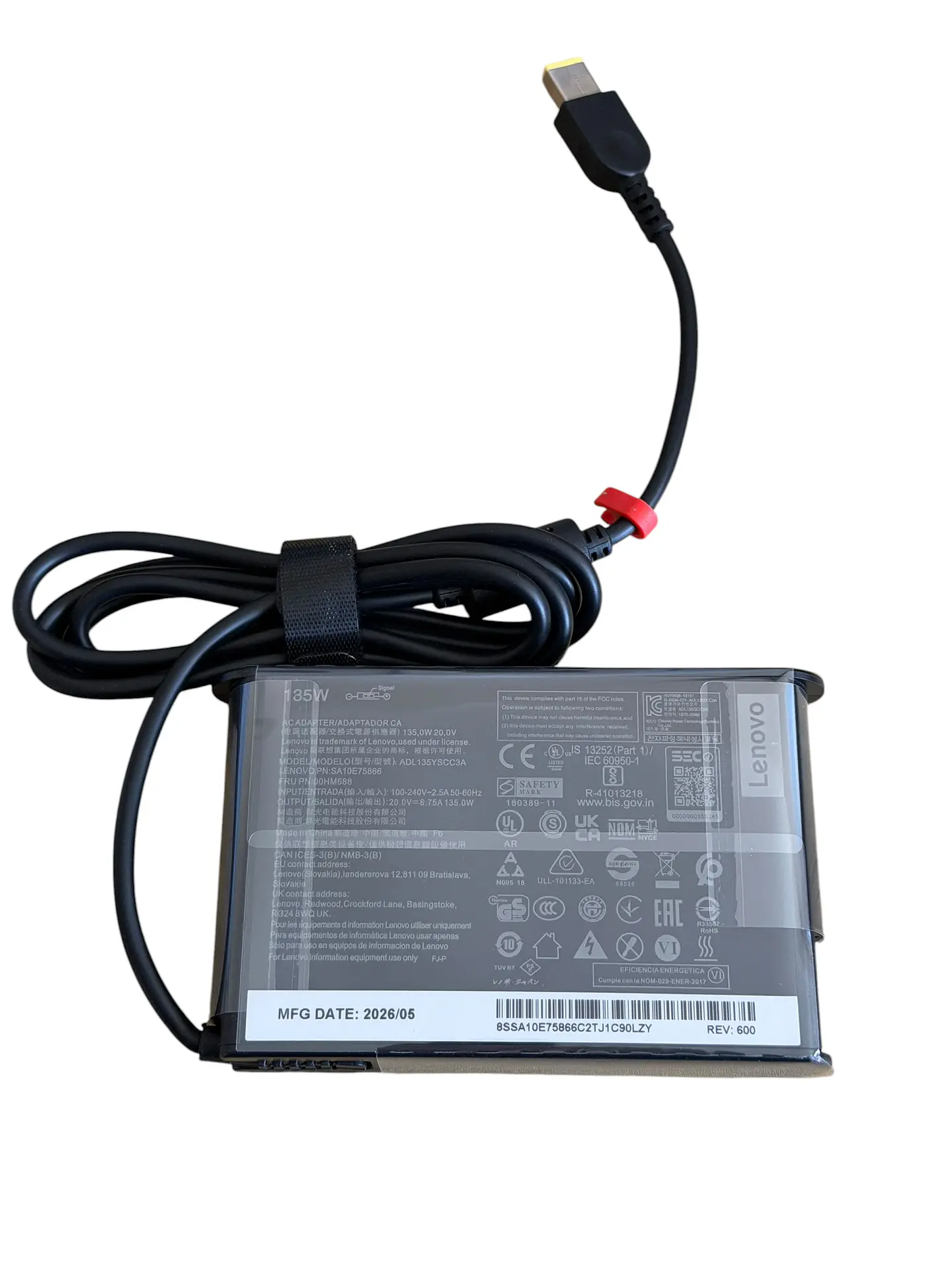 Cargador Lenovo 135w punta cuadrada 2
