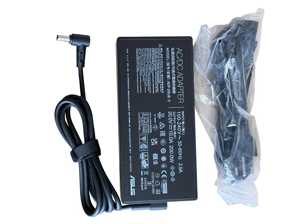 Cargador Asus 200W 6.0 x 3.7mm pin central 5