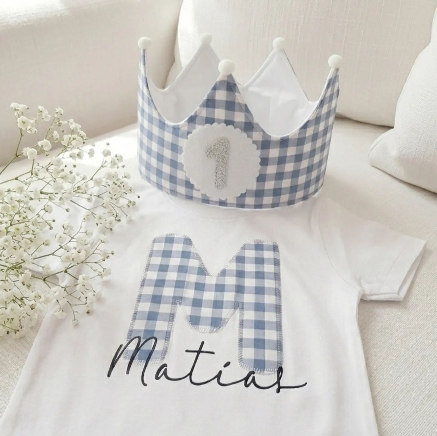  Conjunto corona de cumpleaños y camiseta Vichy azul 1