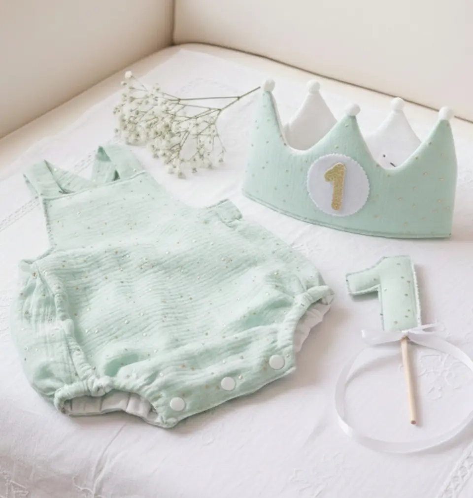  Conjunto corona cumpleaños y peto muselina mint 1