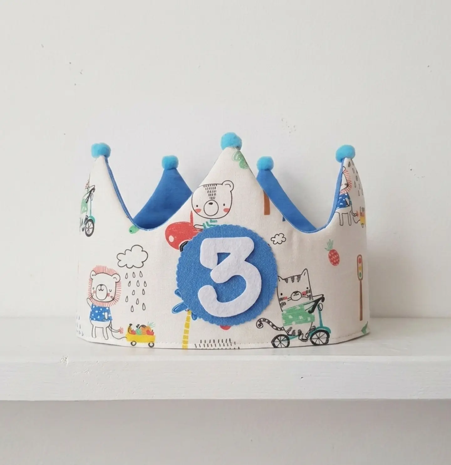 Corona de cumpleaños Animalitos y coches 1