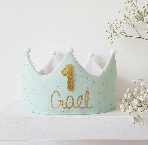 Corona de cumpleaños muselina mint con el nombre 