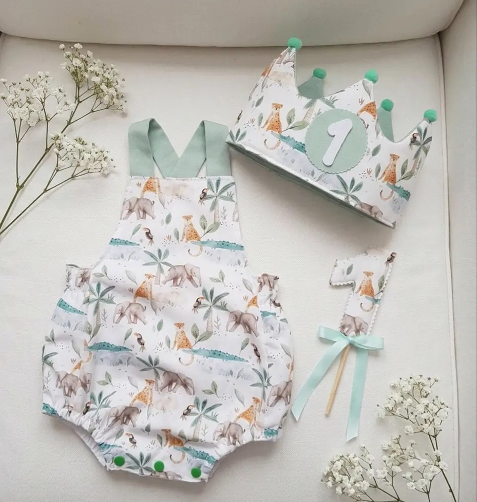  Conjunto corona cumpleaños y peto Animales de la selva  1