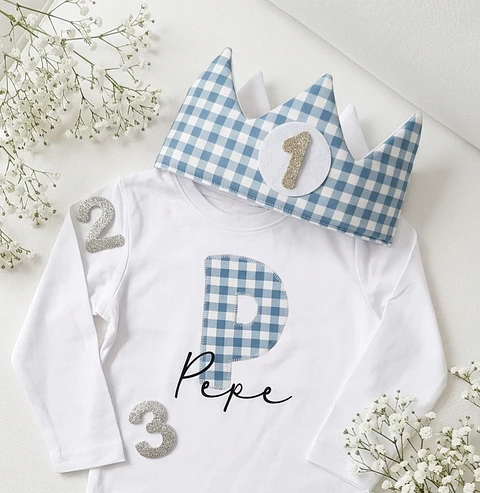  Conjunto corona de cumpleaños simple y camiseta Vichy azul