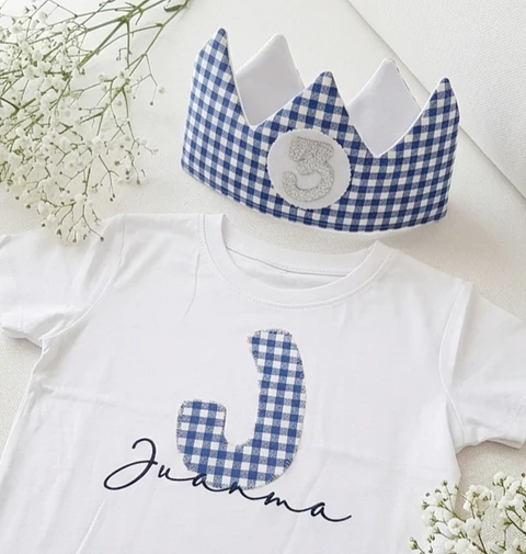  Conjunto corona de cumpleaños simple y camiseta Vichy azul marino 