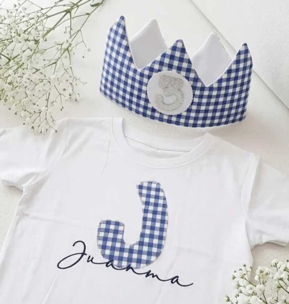  Conjunto corona de cumpleaños simple y camiseta Vichy azul marino  1