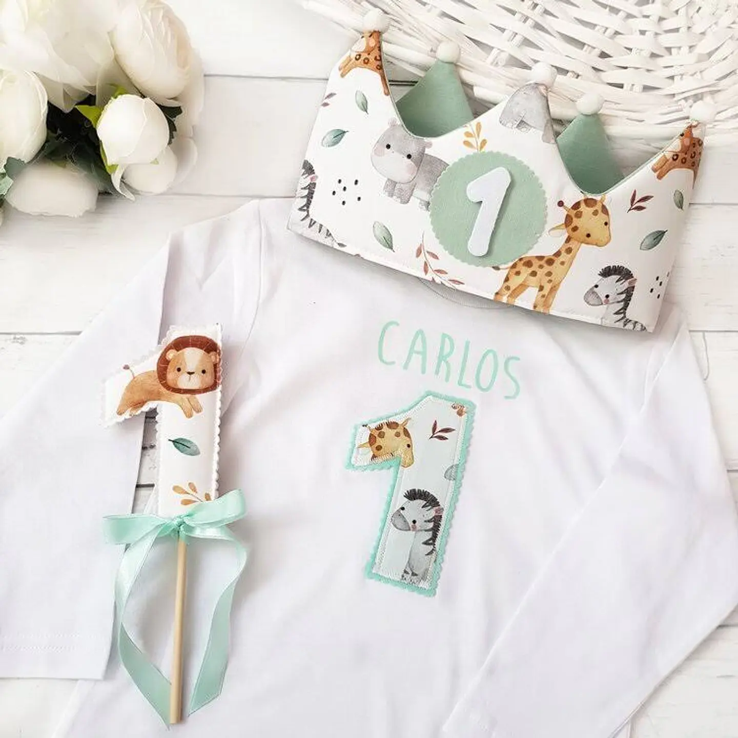  Conjunto corona de cumpleaños y camiseta Animales de la selva 1