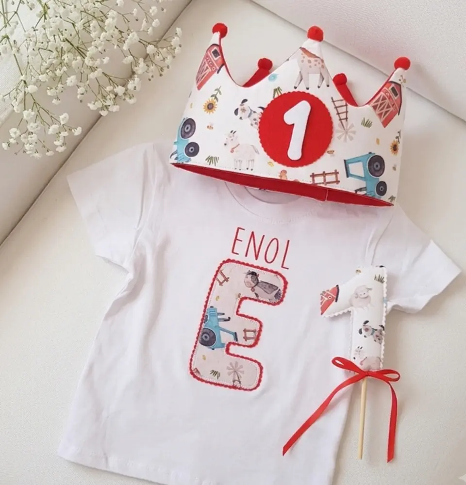  Conjunto corona de cumpleaños y camiseta Animales de la granja  1