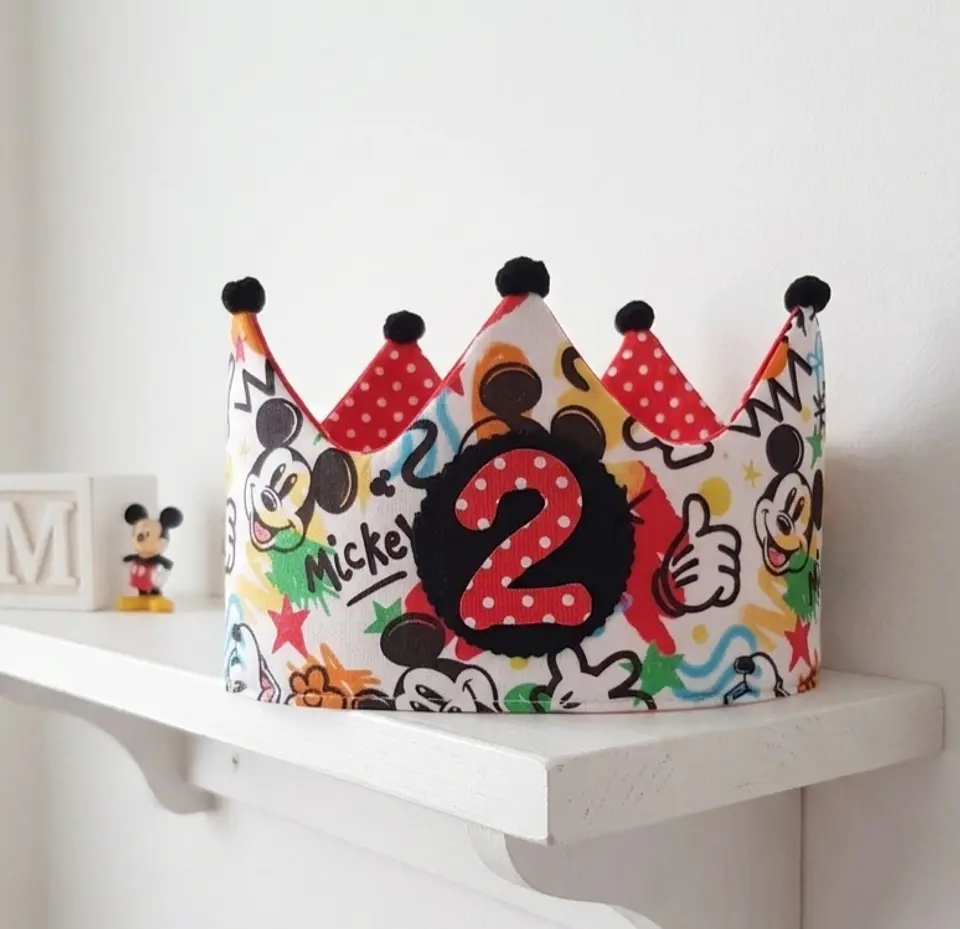  Conjunto corona de cumpleaños y camiseta Mickey 2