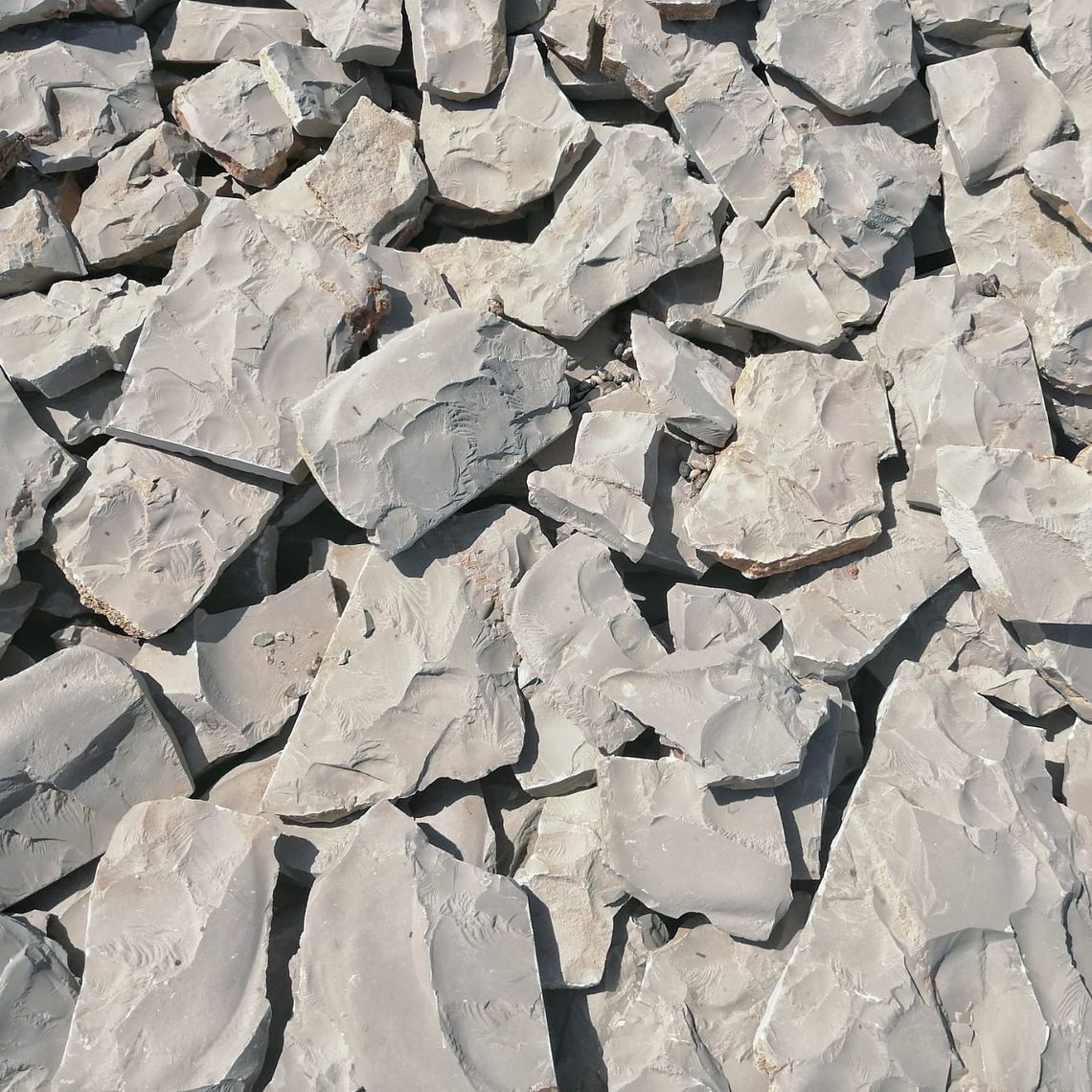 Laje em pedra rustica para revestimento | Escacilhado Cinza 1