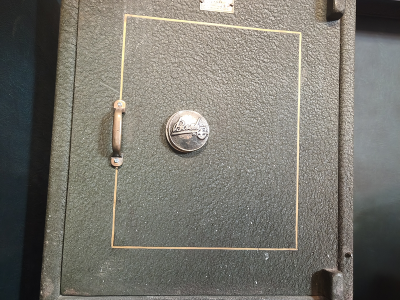 ACCESO A BÓVEDA DE PROPIEDAD