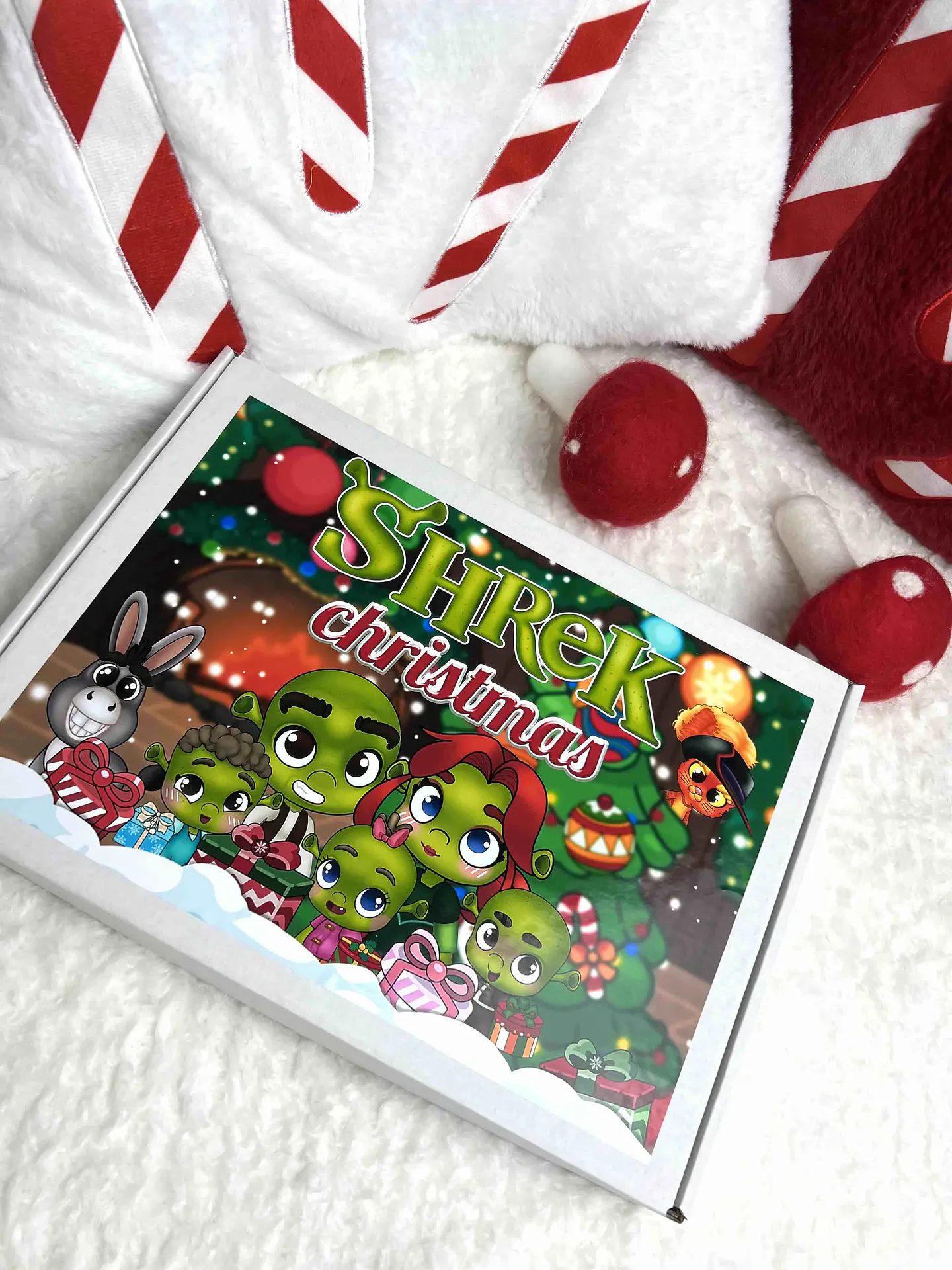 BOX NAVIDAD SHERK 21 CM 8