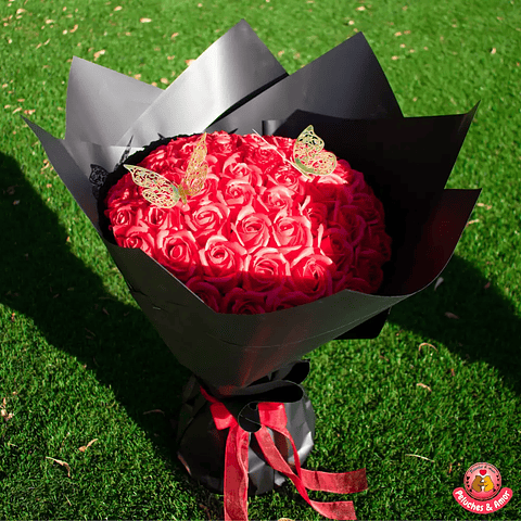 Ramo de 50 Rosas Eternas Rojo